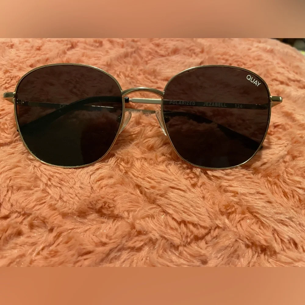 Quay Jezabell Sunglasses